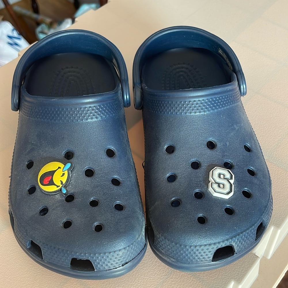 Women’s Size 7 CROCS - NAVY BLUE.  Never worn!